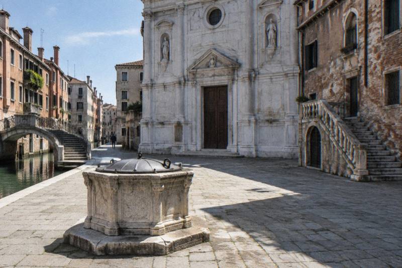 Prostitutes, Merchants, and Pirates: The Unknown Venice